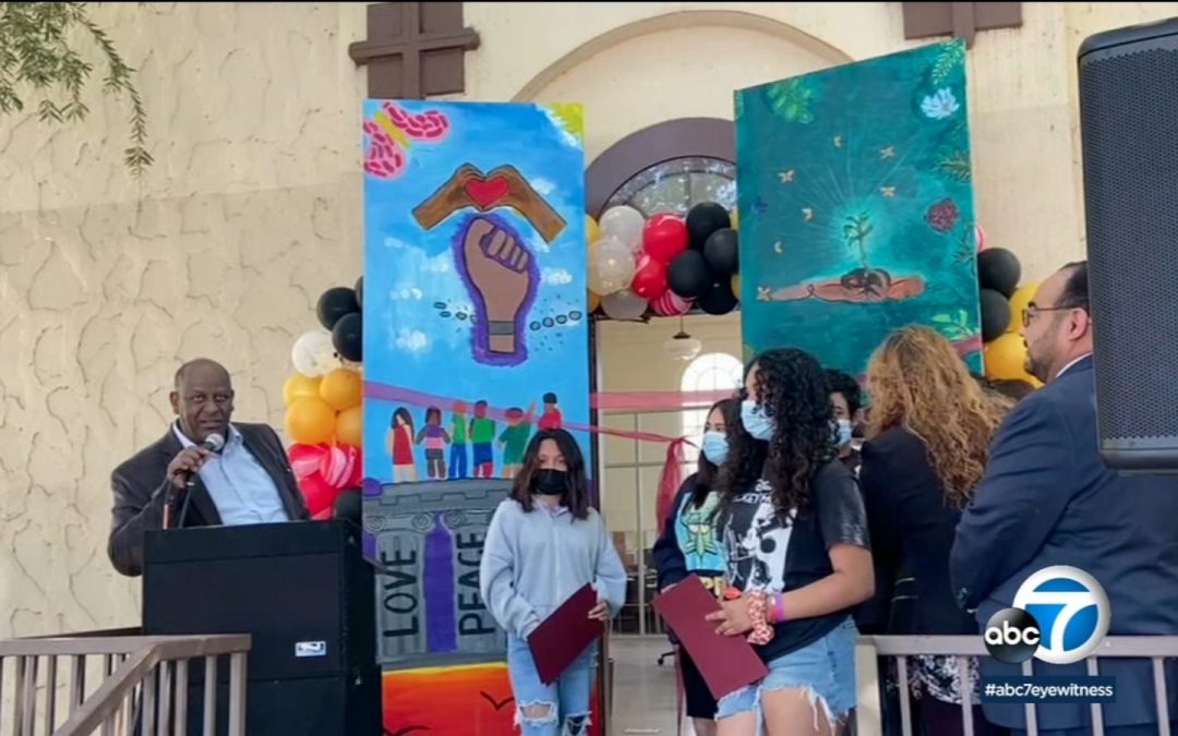 New anti-hate mural unveiled in art collaboration with Black, Latino youth in South LA and artist Sally Hwang – heromag