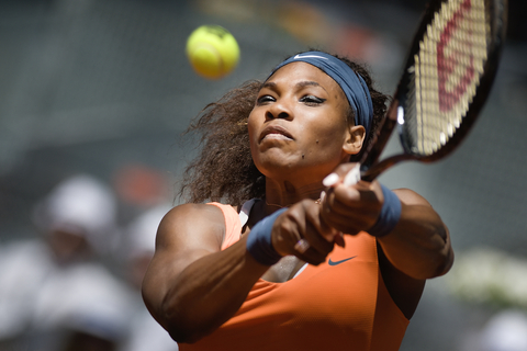 Serena Williams holding Ritual supplement products, representing her role as the brand’s first women’s health advisor and advocate for wellness and female entrepreneurship.