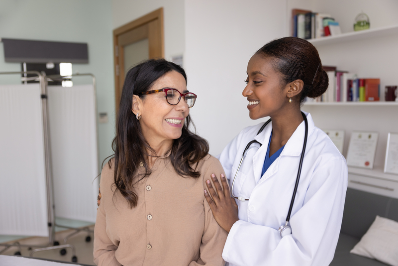 ID 467708657 | Black Doctor © Fizkes | Dreamstime.com