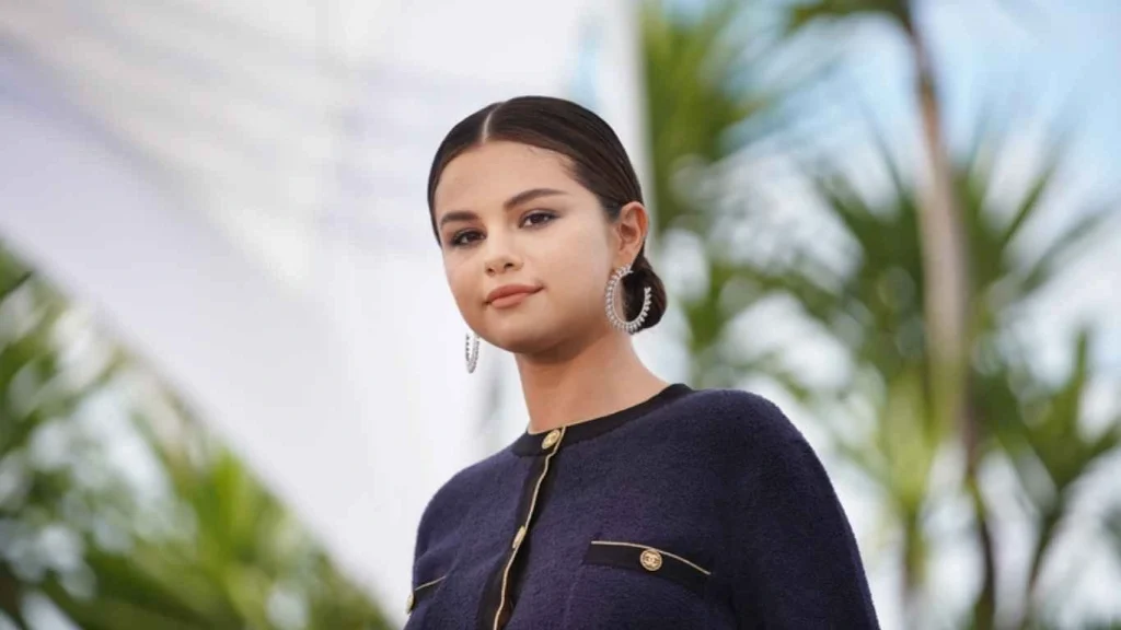 Selena Gomez discusses nicotine vaping and changes to her voice